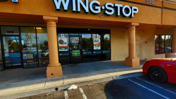 Wingstop outside