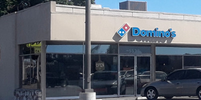 Domino's Pizza outside