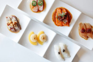 Oystra Sushi Kitchen food