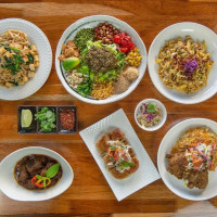 Karaweik Burmese Cuisine inside