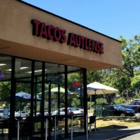 Tacos Autlense outside