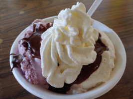 Lumpy's Ice Cream food