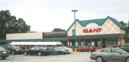 Giant West Chester (westchester Pike) outside