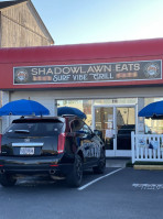 Shadowlawn Eats outside