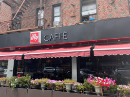 Illy Caffe Coney Island outside