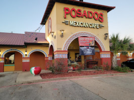 Posados Cafe outside