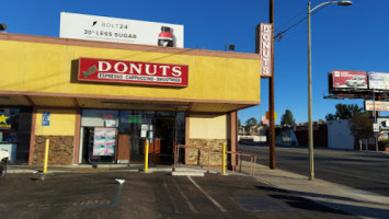 Jolly Donuts outside