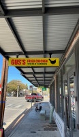 Gus's World Famous Fried Chicken outside