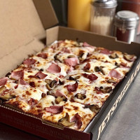 Jet's Pizza food