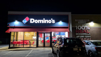 Domino's Pizza outside