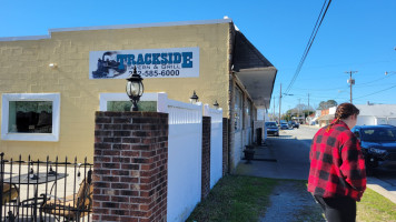 Trackside Tavern And Grill food