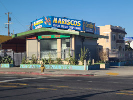 Mariscos Corallitos outside