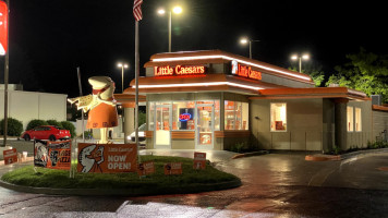 Little Caesars Pizza food