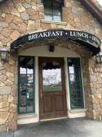Mimi's Cafe Closed inside