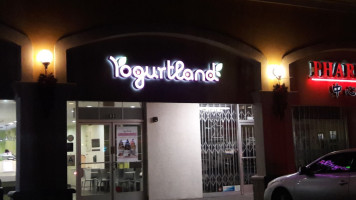 Yogurtland Arcadia food