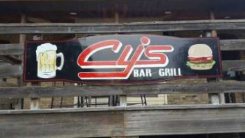 Cy's And Grill food