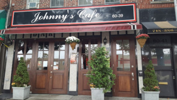 Johnny's Cafe outside