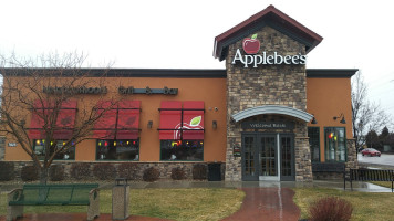 Applebee's Grill outside