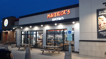 Maverick's Bistro outside