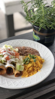 Los Tacos De Villa food