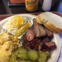 Mallett Brothers Barbeque LP food