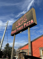 Gg's Wood Fired Pizza food