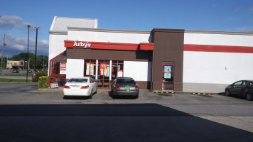 Arby's outside