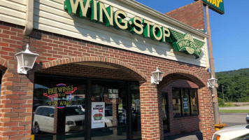 Wingstop outside