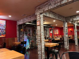 Ragin Cajun Cafe inside