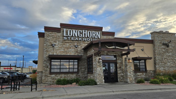 Longhorn Steakhouse inside