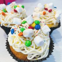 Smallcakes Cupcakery Of Buffalo Grove food