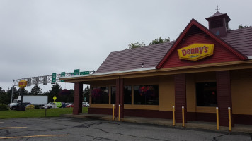 Denny's outside