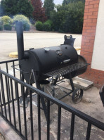 100 Main Beef Bbq outside