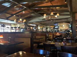 Longhorn Steakhouse inside