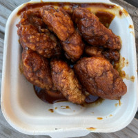 Detroit Wing Company food