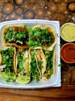 Tacos La Banqueta food