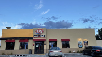 Dairy Queen Grill Chill outside