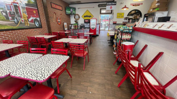Firehouse Subs Superior Plaza inside