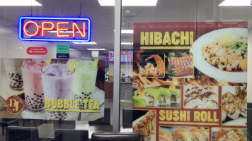 Dj Hibachi Sushi inside