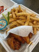 Wild Wings Station food