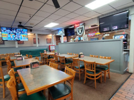 Mountain Mike's Pizza inside