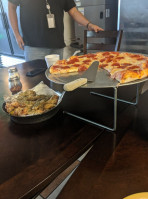 Giovanni's New York Pizza food