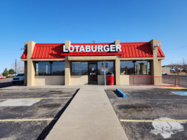 Blake's Lotaburger outside