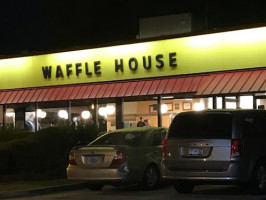Waffle House In Spr outside