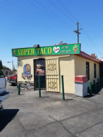 Super Taco outside