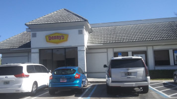 Denny's outside