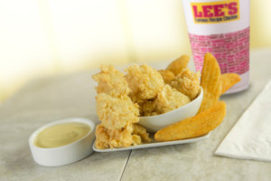 Lee's Famous Recipe Chicken food