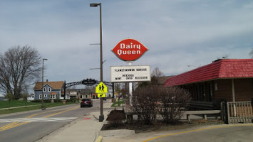 Dairy Queen outside