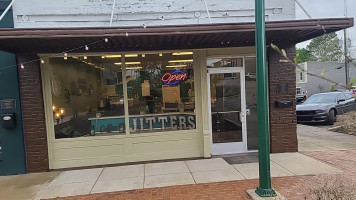Jitters Café outside