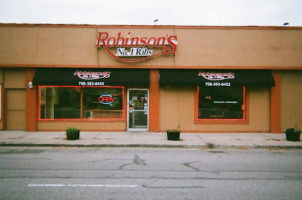 Robinson's No. 1 Ribs outside